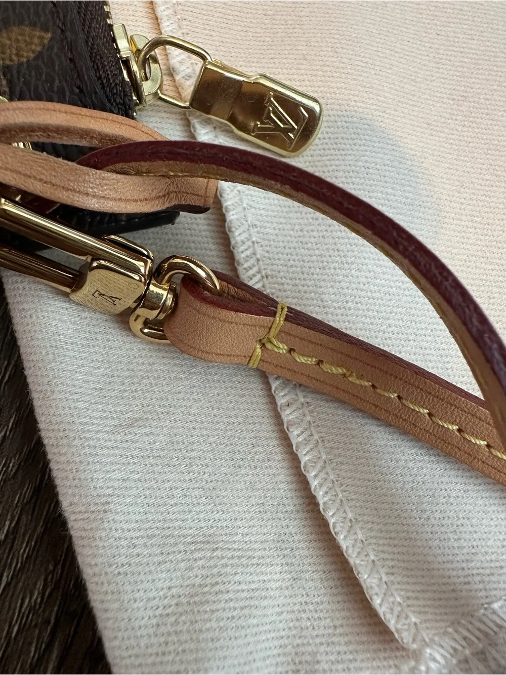 Louis Vuitton Monogram Canvas Neverfull Tote MM w/ Pouch & DustBag Beige Lining
